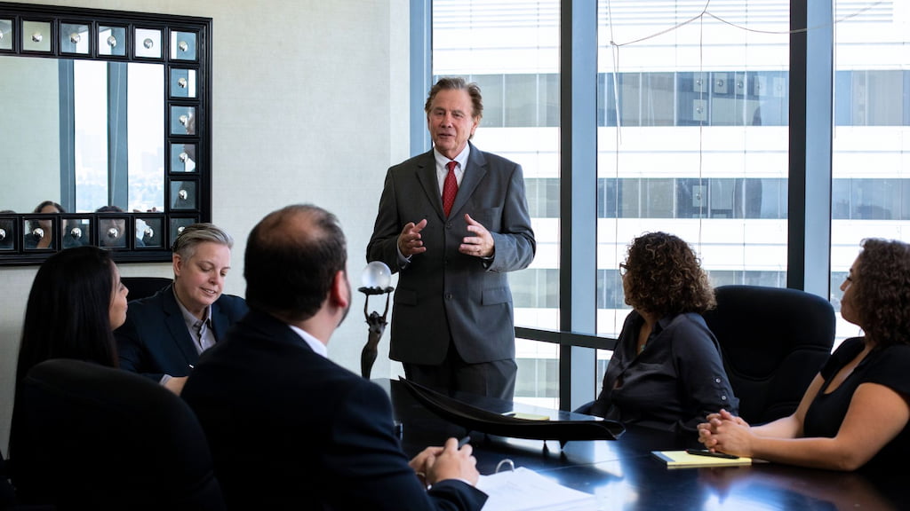 Auto insurance lawyer near me in San Francisco helping crash victim